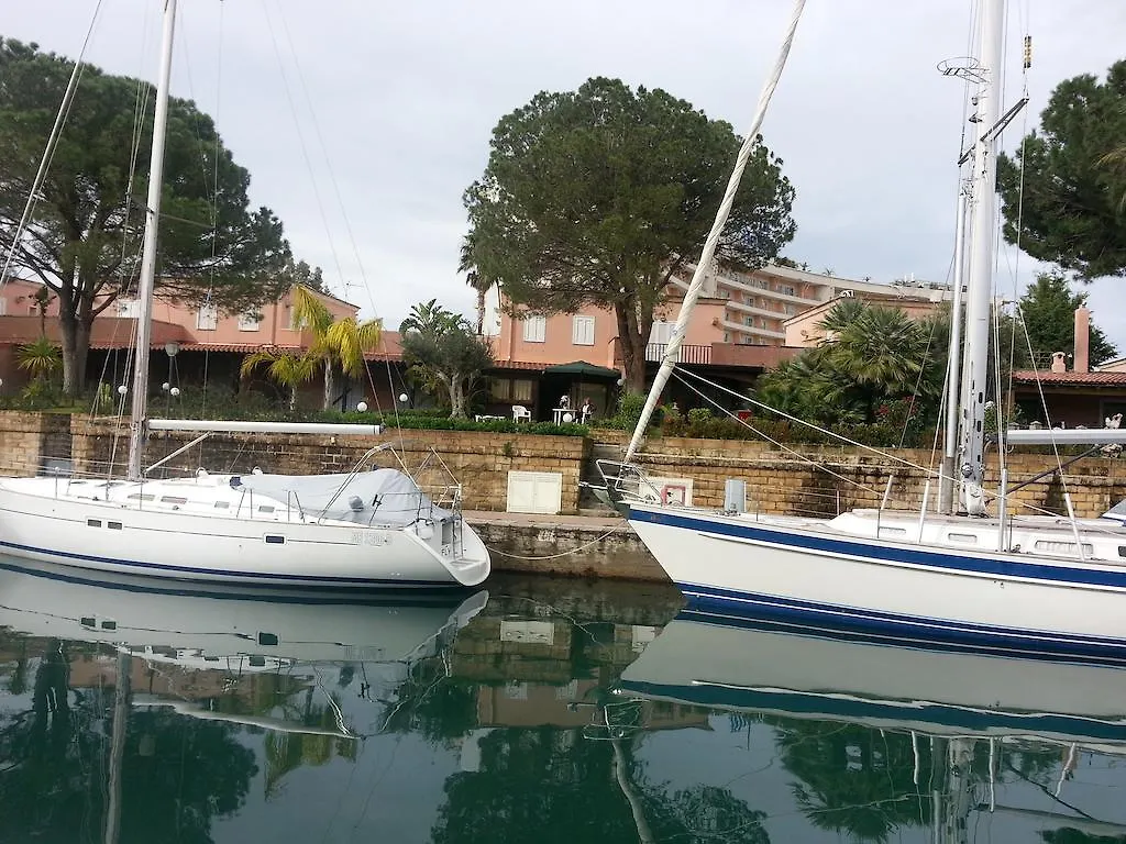 Villetta Su Canale Navigabile Furnari