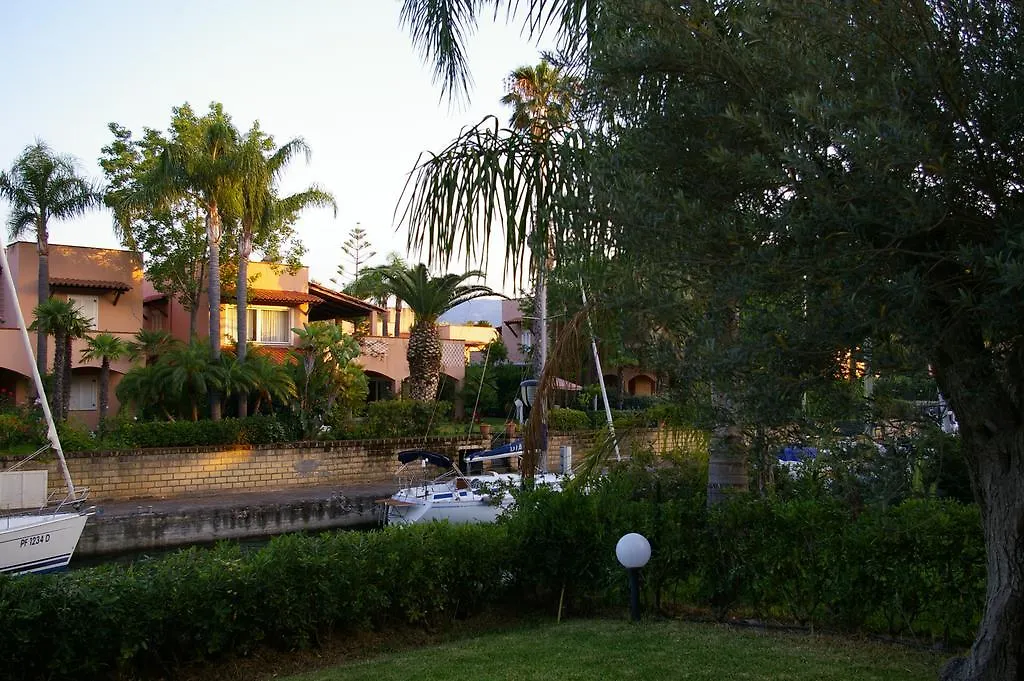 Villa Villetta Su Canale Navigabile Furnari