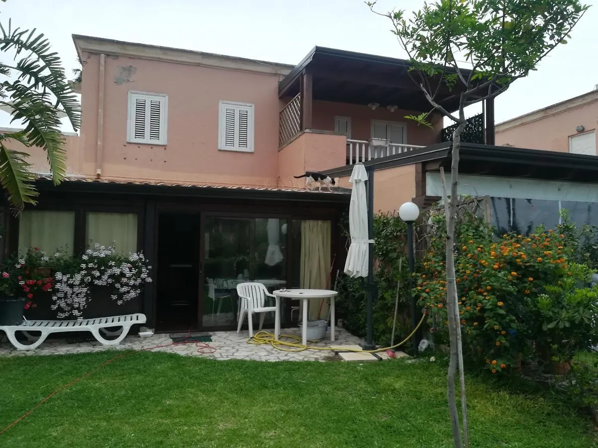 Villetta Su Canale Navigabile Furnari Villa